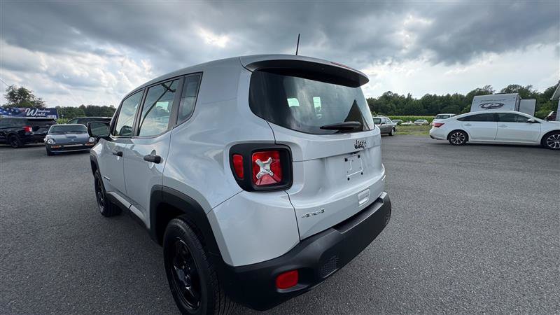 Used 2021 Jeep Renegade Sport AWD/4WD image 16