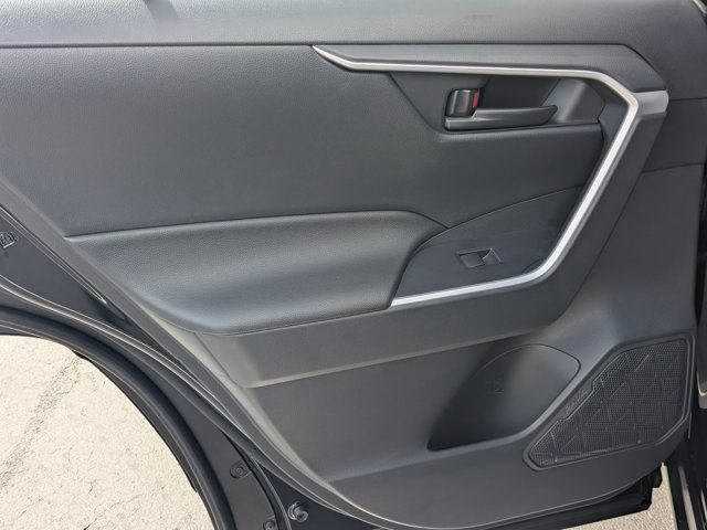 Used 2025 Toyota RAV4 LE AWD/4WD image 18