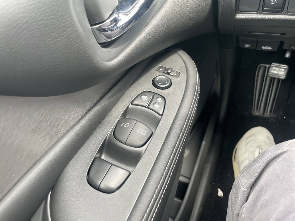 Certified 2024 Nissan Murano SV w/ SV Midnight Edition Package image 11