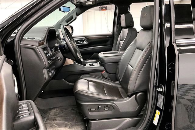 Used 2024 Chevrolet Suburban High Country AWD/4WD image 24
