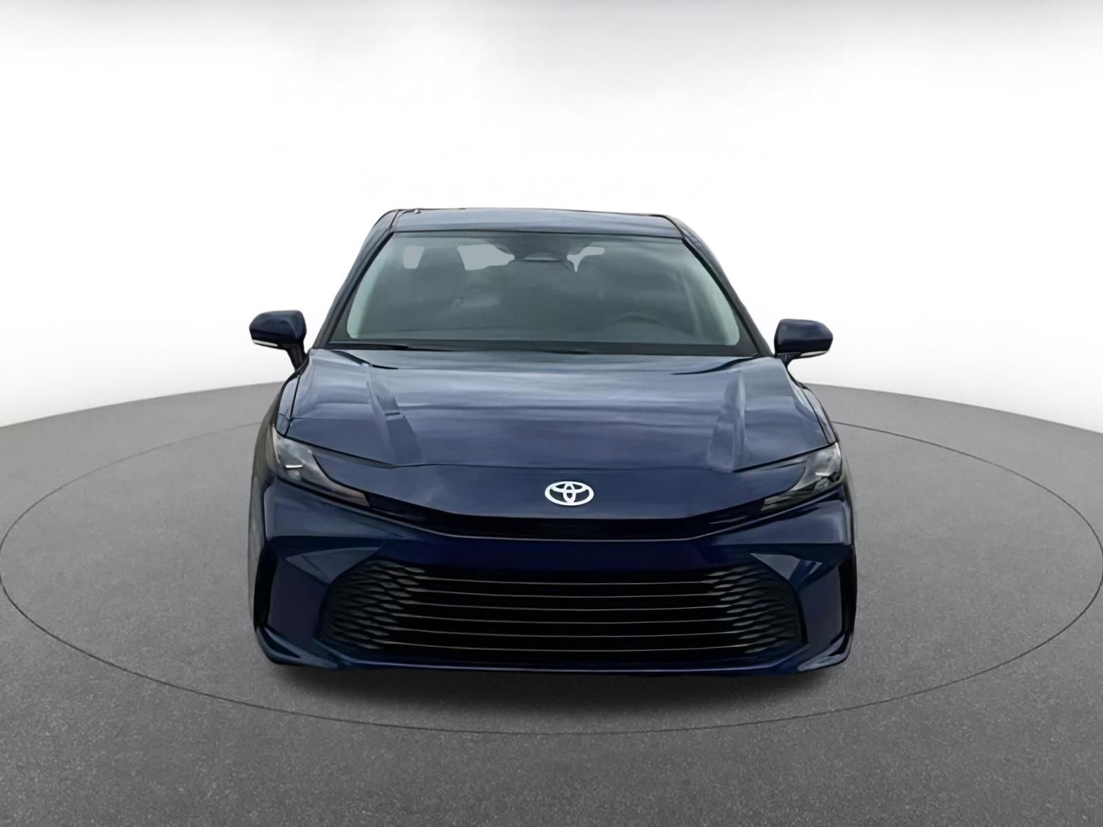 Used 2025 Toyota Camry LE image 4