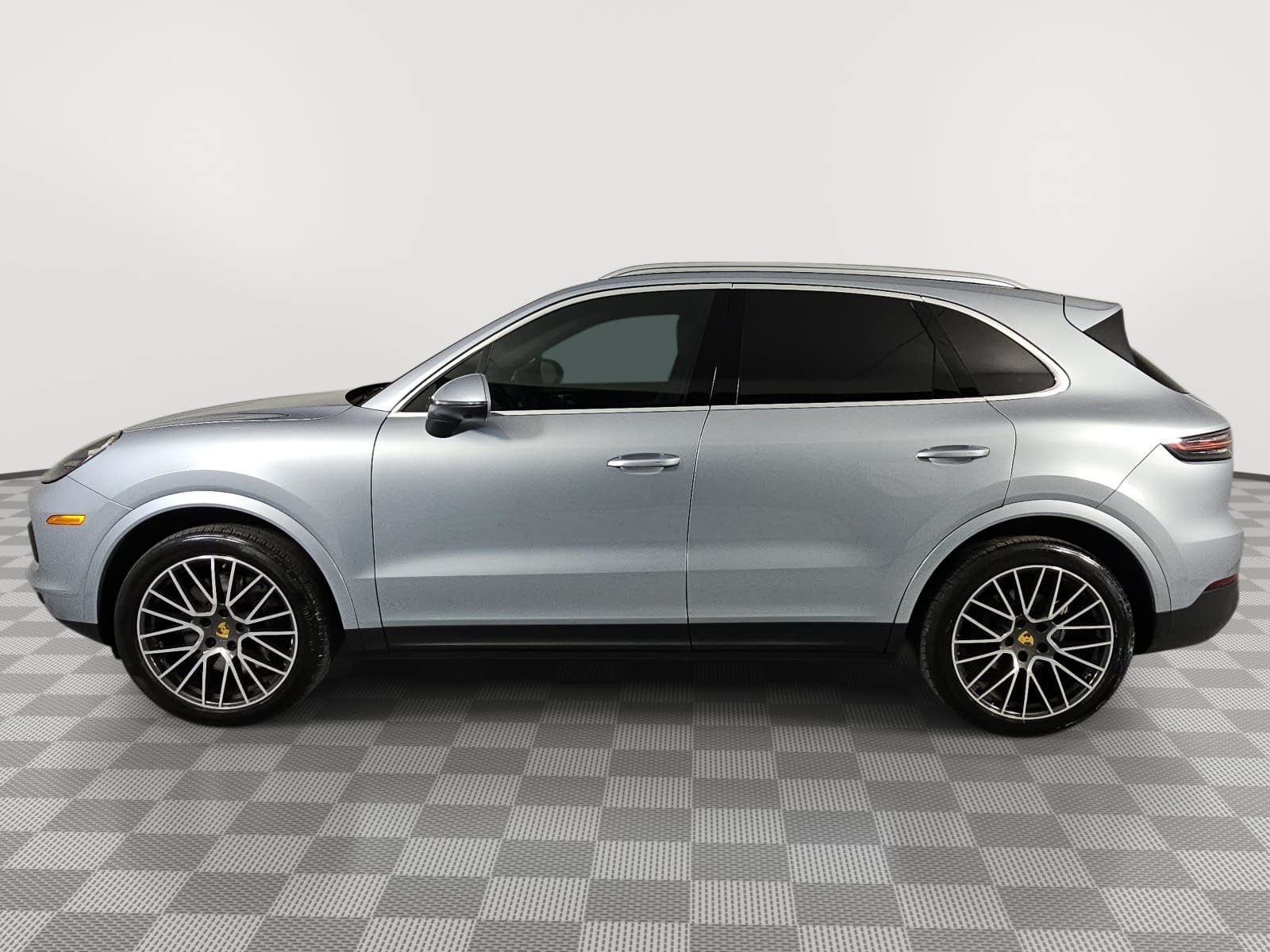 Used 2023 Porsche Cayenne Platinum Edition AWD/4WD image 5