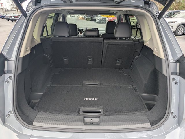Used 2024 Nissan Rogue SL w/ SL Premium Package image 16