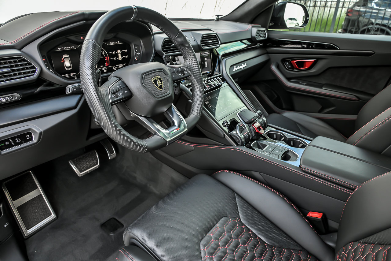 Used 2024 Lamborghini Urus S AWD/4WD image 16
