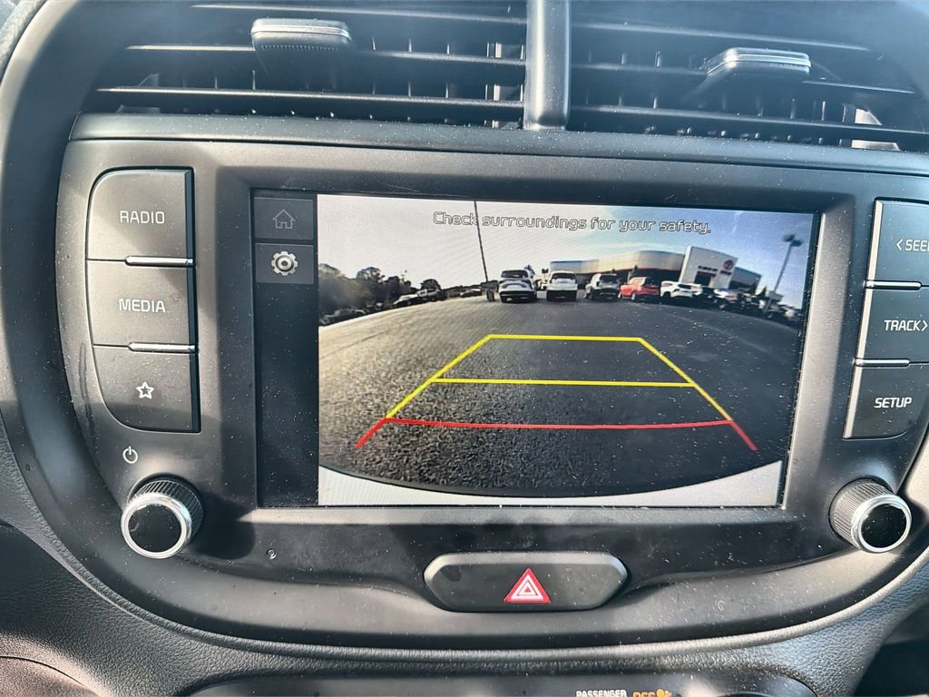 Used 2025 Kia Soul LX w/ LX Technology Package FWD image 17