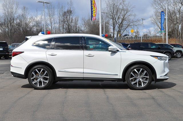 Used 2023 Acura MDX SH-AWD w/ Technology Package image 2