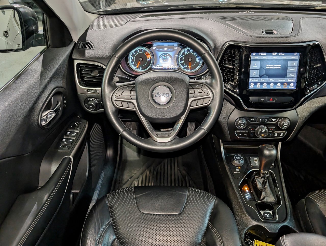 Used 2019 Jeep Cherokee Limited w/ Trailer Tow Group image 2