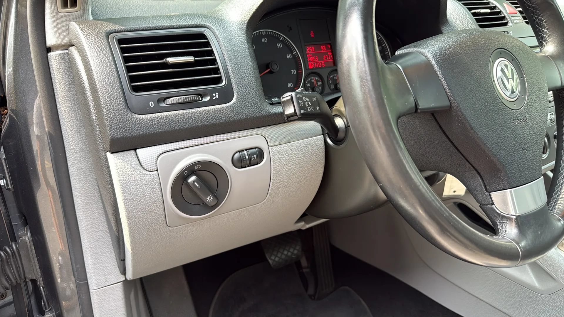 Used 2009 Volkswagen Jetta SE FWD image 26