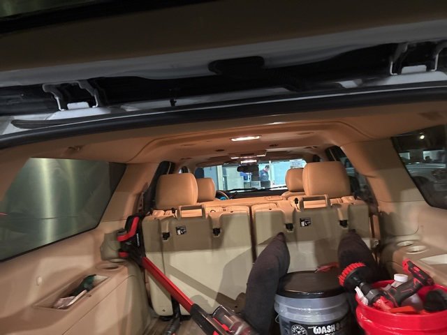 Used 2011 Chevrolet Suburban LT image 14