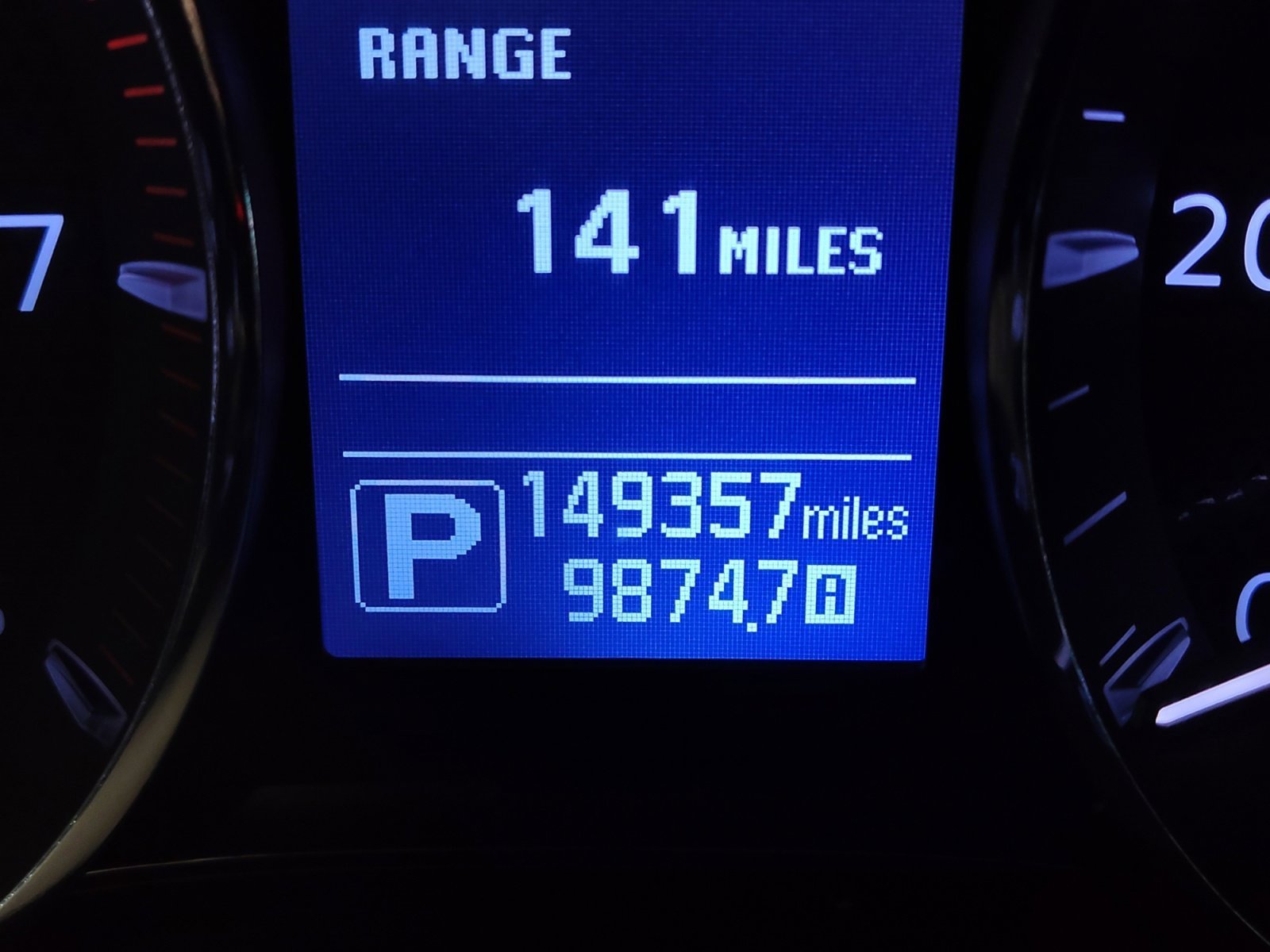 Used 2018 Nissan Armada SL w/ Premium Package image 2