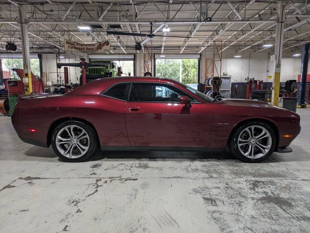 Used 2022 Dodge Challenger R/T RWD image 2