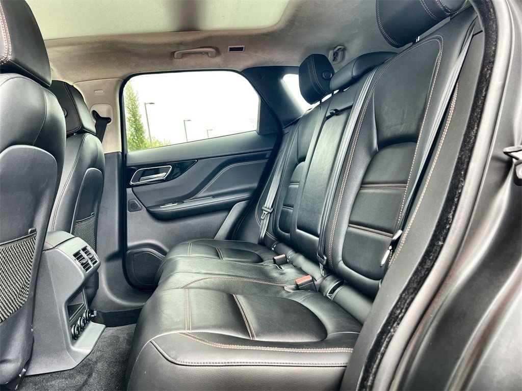 Used 2020 Jaguar F-PACE Prestige image 17