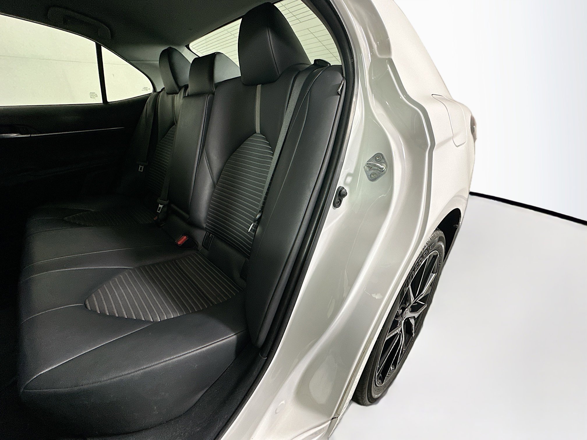 Used 2023 Toyota Camry SE FWD image 25