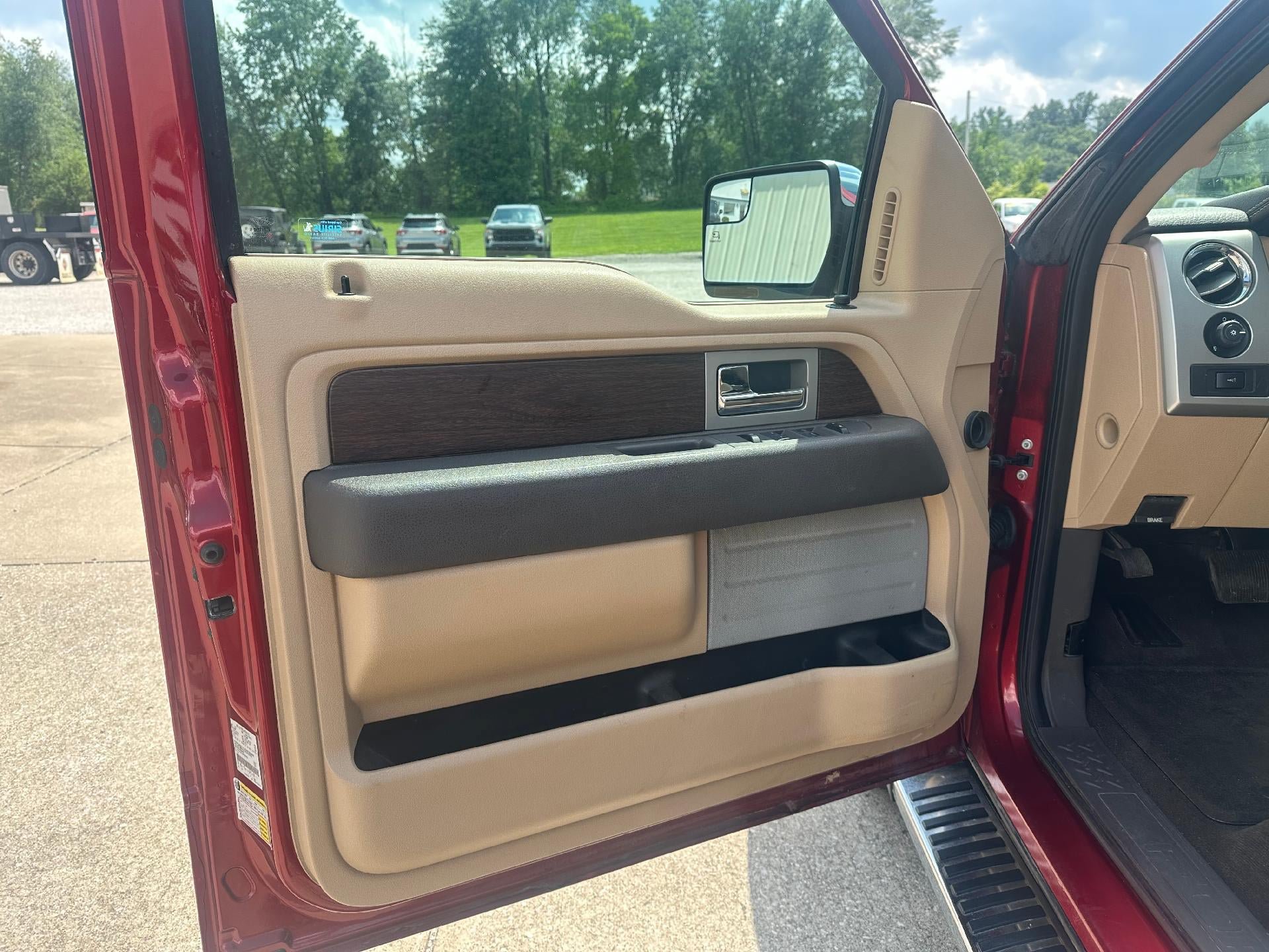 Used 2013 Ford F150 Lariat w/ Luxury Equipment Group AWD/4WD image 14