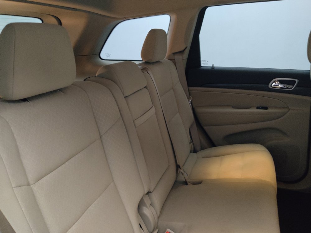 Used 2020 Jeep Grand Cherokee Laredo RWD image 19