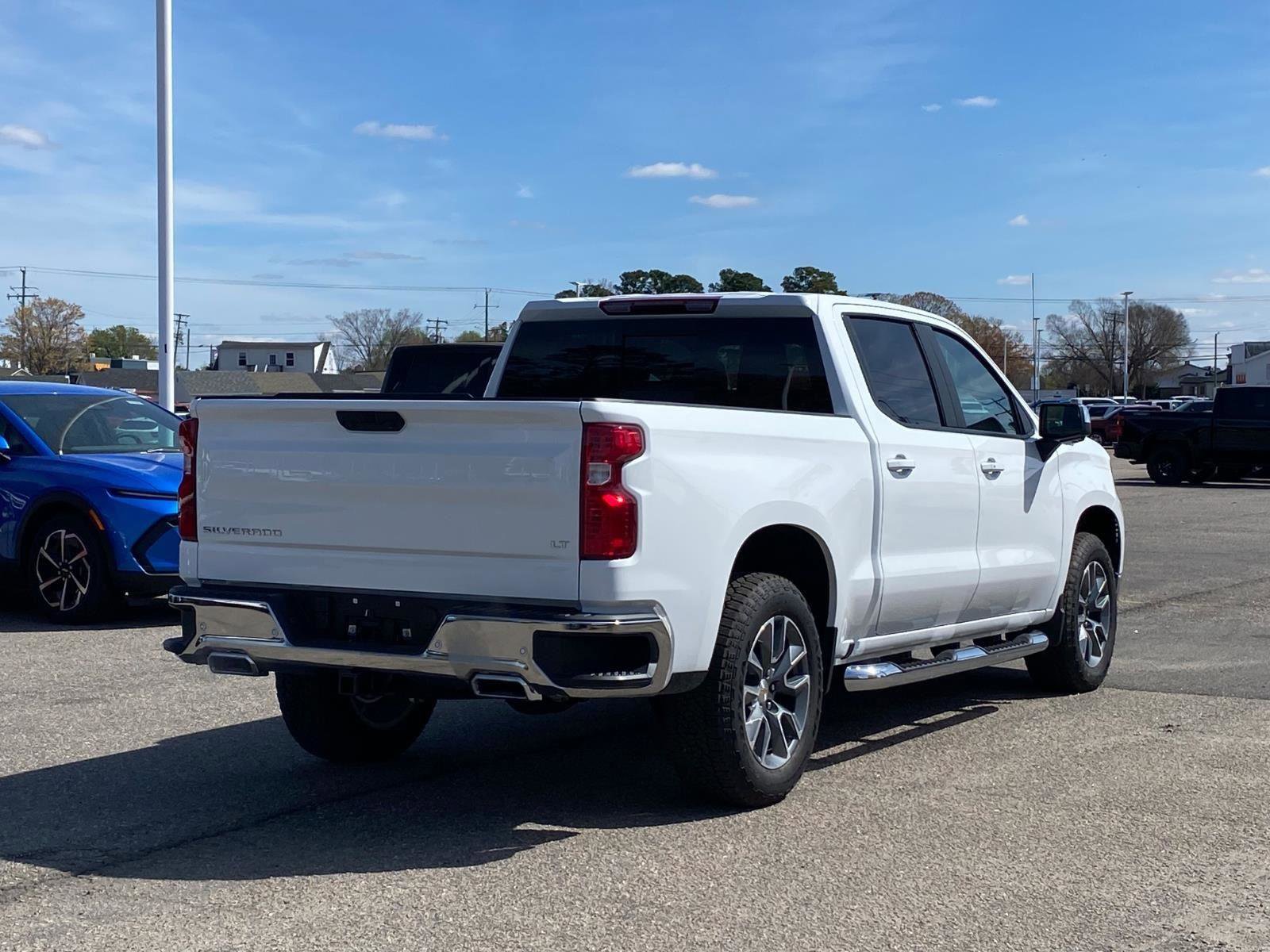 New 2026 Chevrolet Silverado 1500 LT w/ Z71 Off-Road Package AWD/4WD image 3