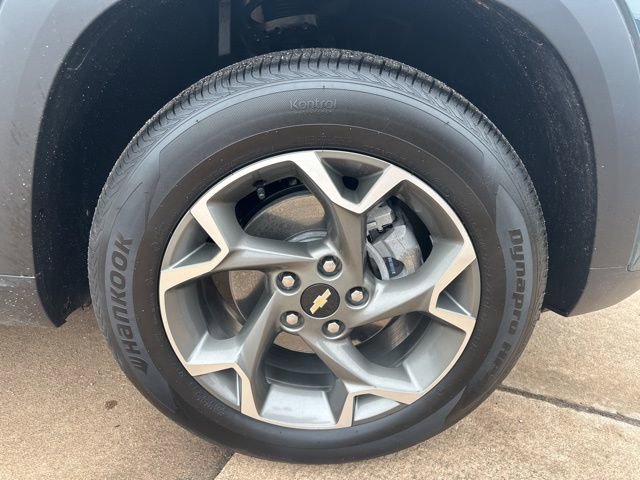 Used 2025 Chevrolet Trax LT image 9