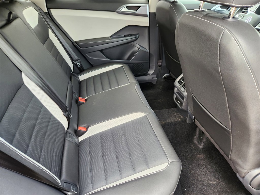 New 2025 Volkswagen Taos SEL image 28