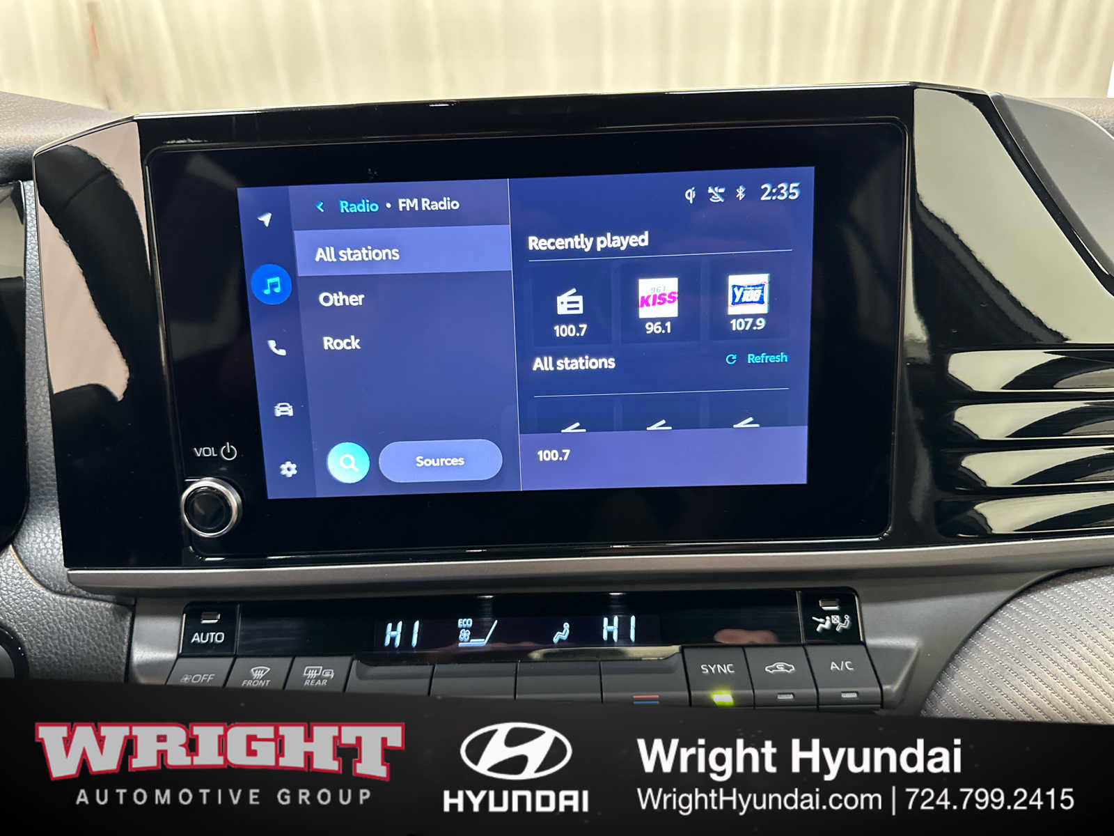 Used 2025 Toyota Camry SE w/ Convenience Package image 26