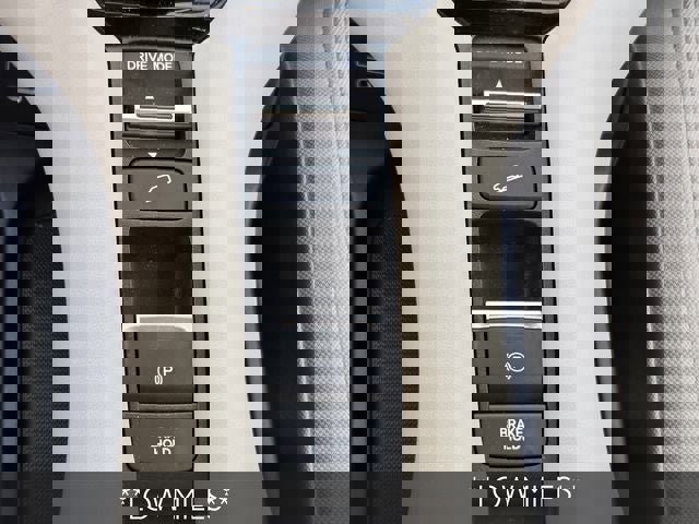 Used 2025 Honda HR-V LX image 12