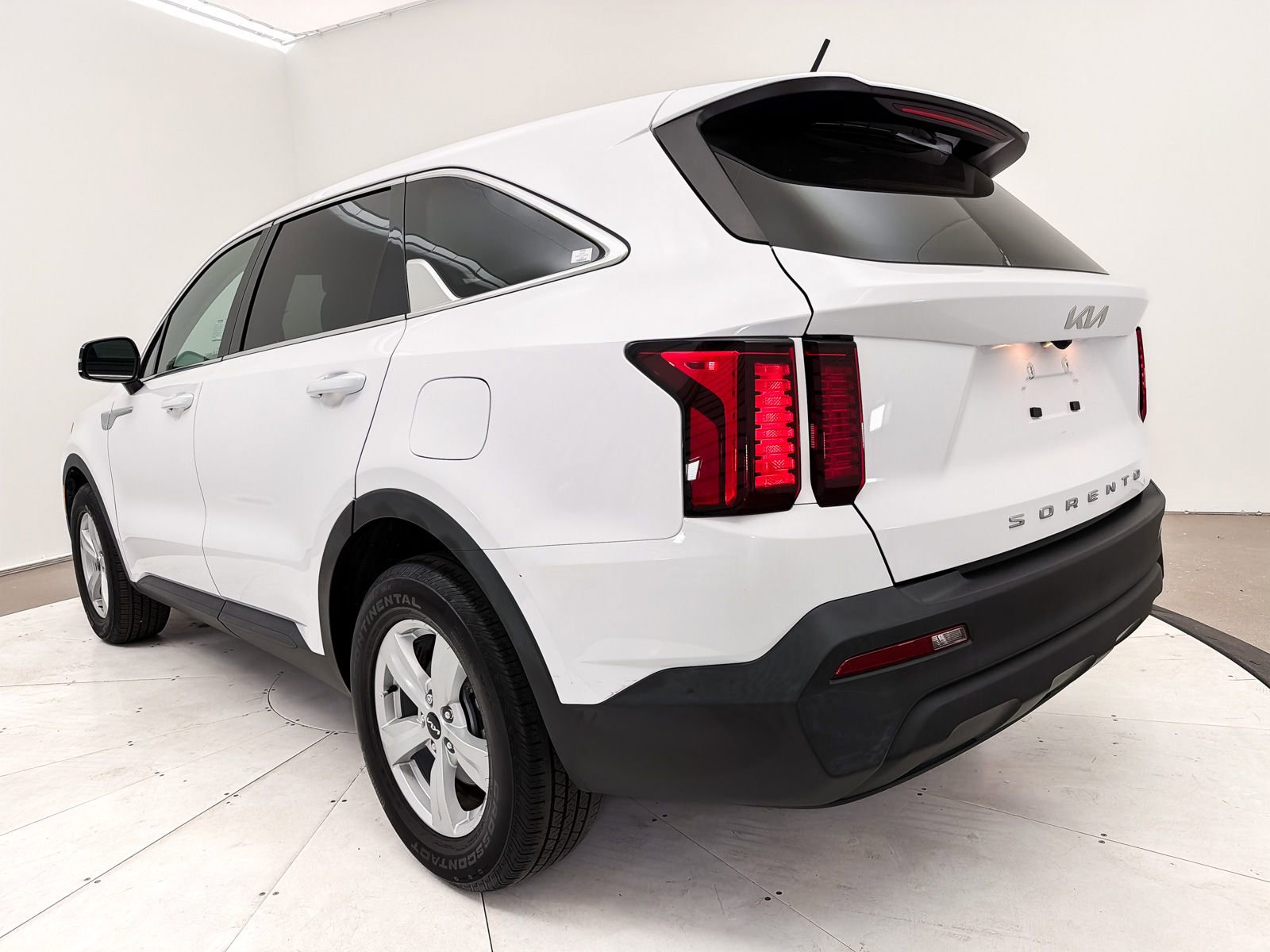 Used 2022 Kia Sorento LX FWD image 14