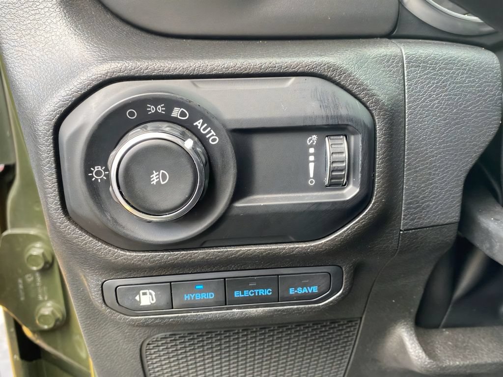 Used 2023 Jeep Wrangler Unlimited w/ 8.4" Radio Group AWD/4WD image 15