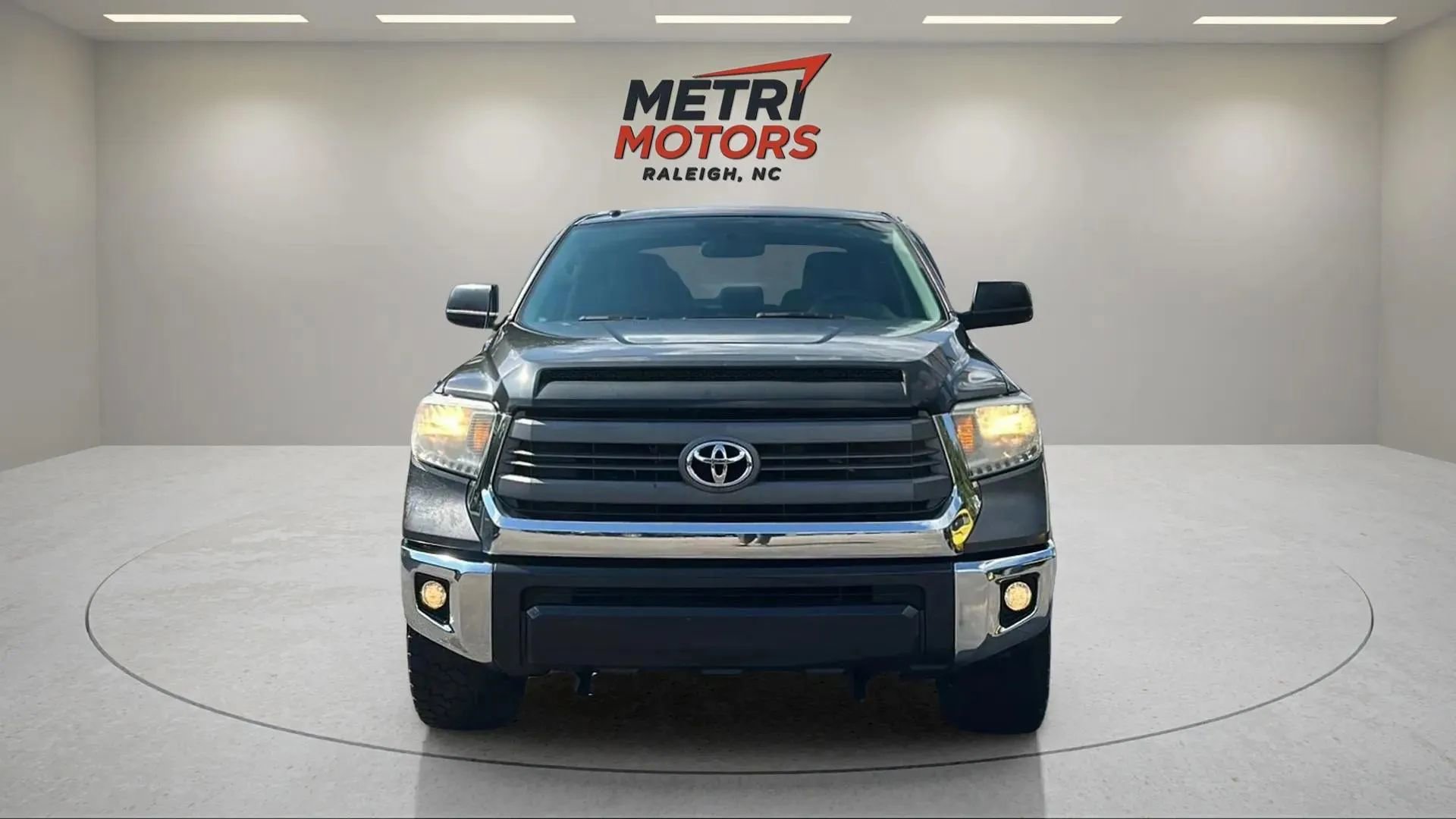Used 2015 Toyota Tundra SR5 image 2