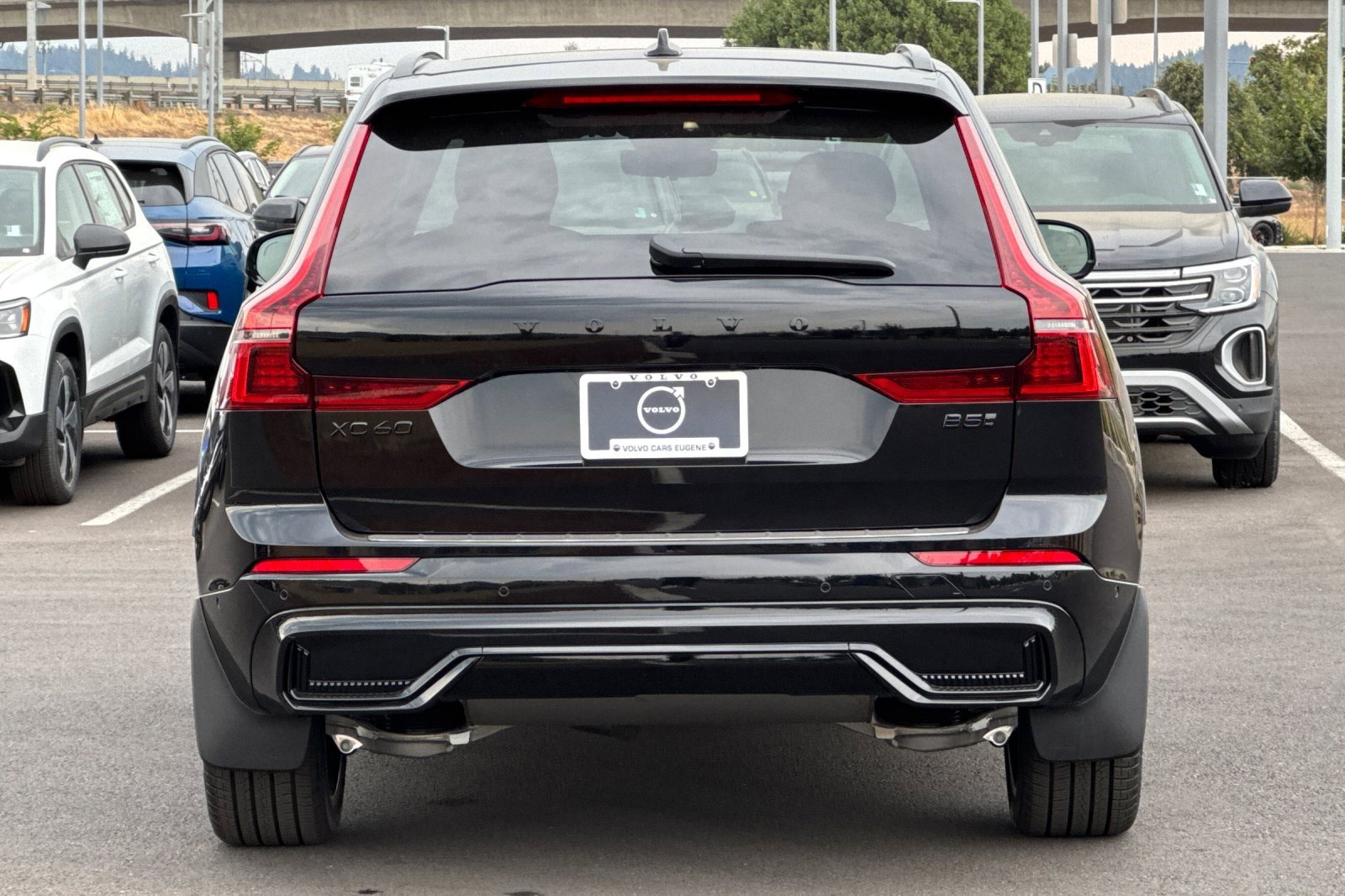 New 2026 Volvo XC60 B5 Ultra w/ Protection Package Premier image 4