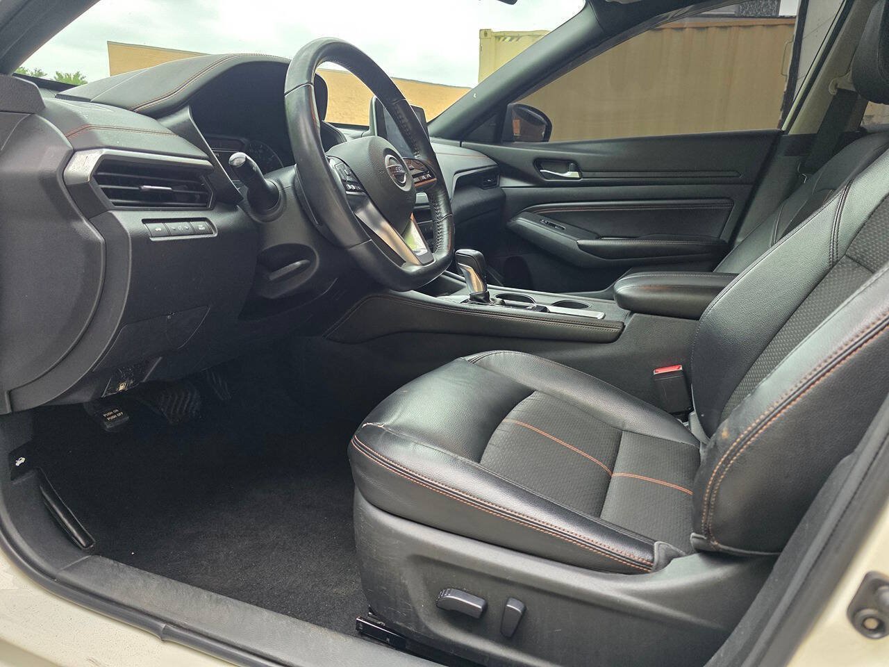 Used 2019 Nissan Altima 2.5 SR FWD image 11