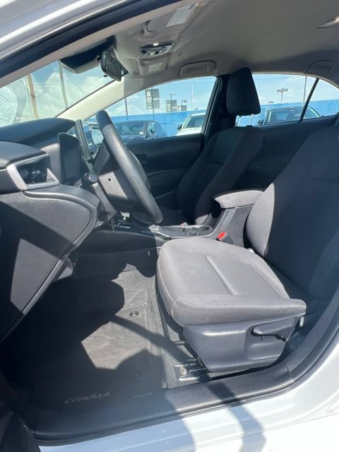 Used 2025 Toyota Corolla LE FWD image 26