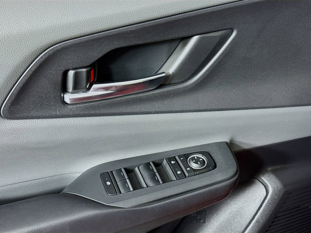 Used 2023 Toyota Prius XLE image 19