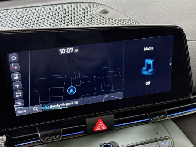 Certified 2025 Hyundai Elantra Limited FWD image 6