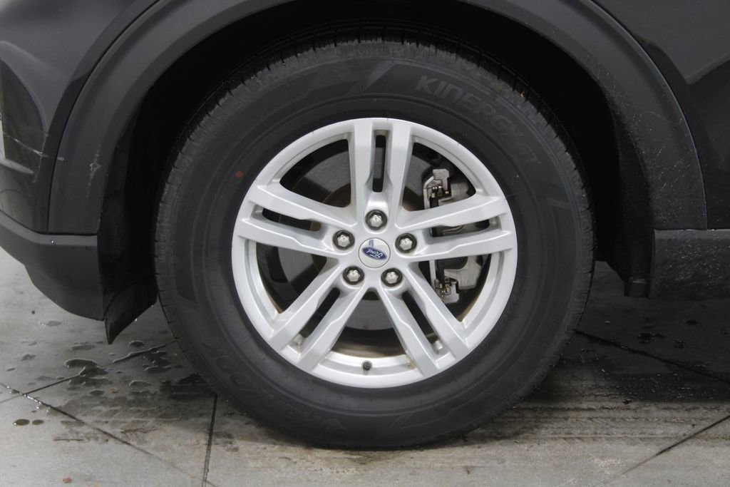 Used 2023 Ford Explorer XLT w/ Equipment Group 202A image 18