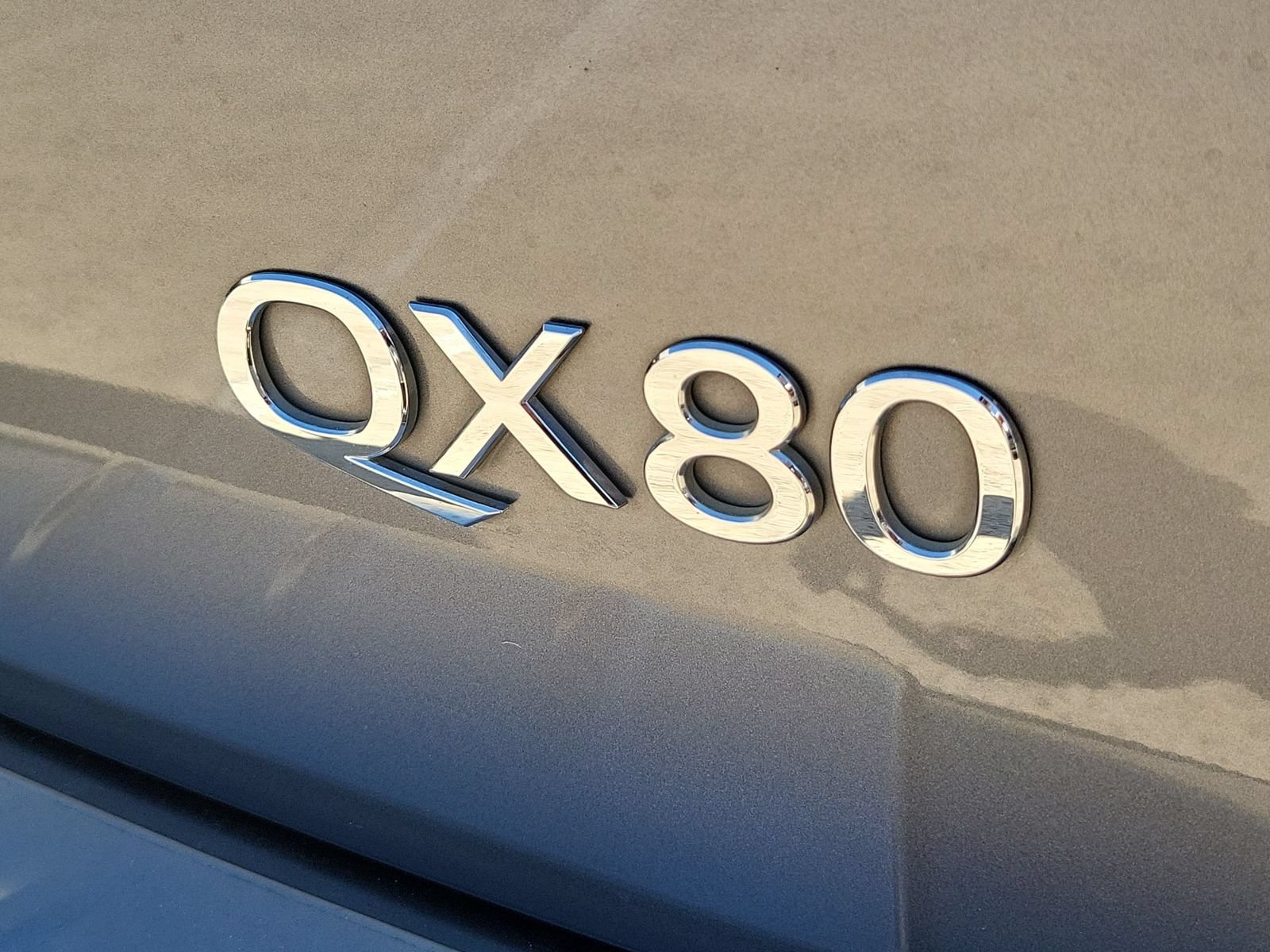 Used 2017 INFINITI QX80 2WD w/ Driver Assistance Package image 32