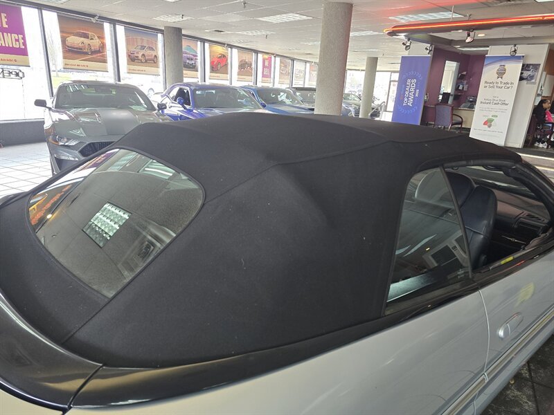 Used 2003 Chrysler Sebring Limited image 27