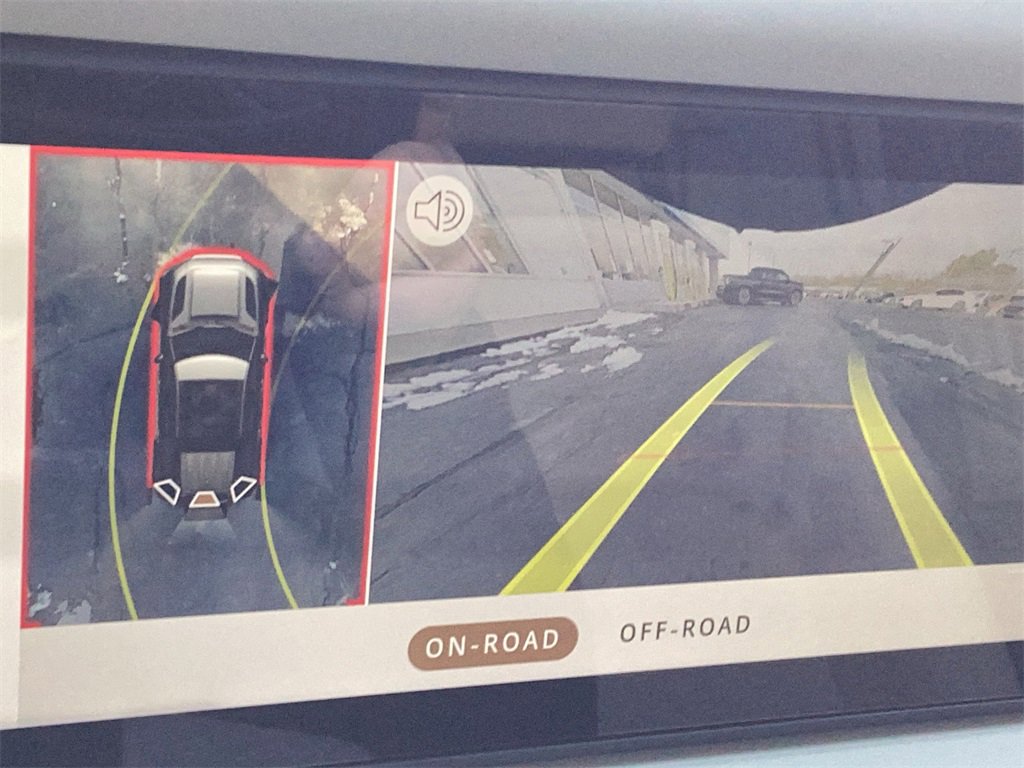 Used 2023 Land Rover Defender 110 S image 30