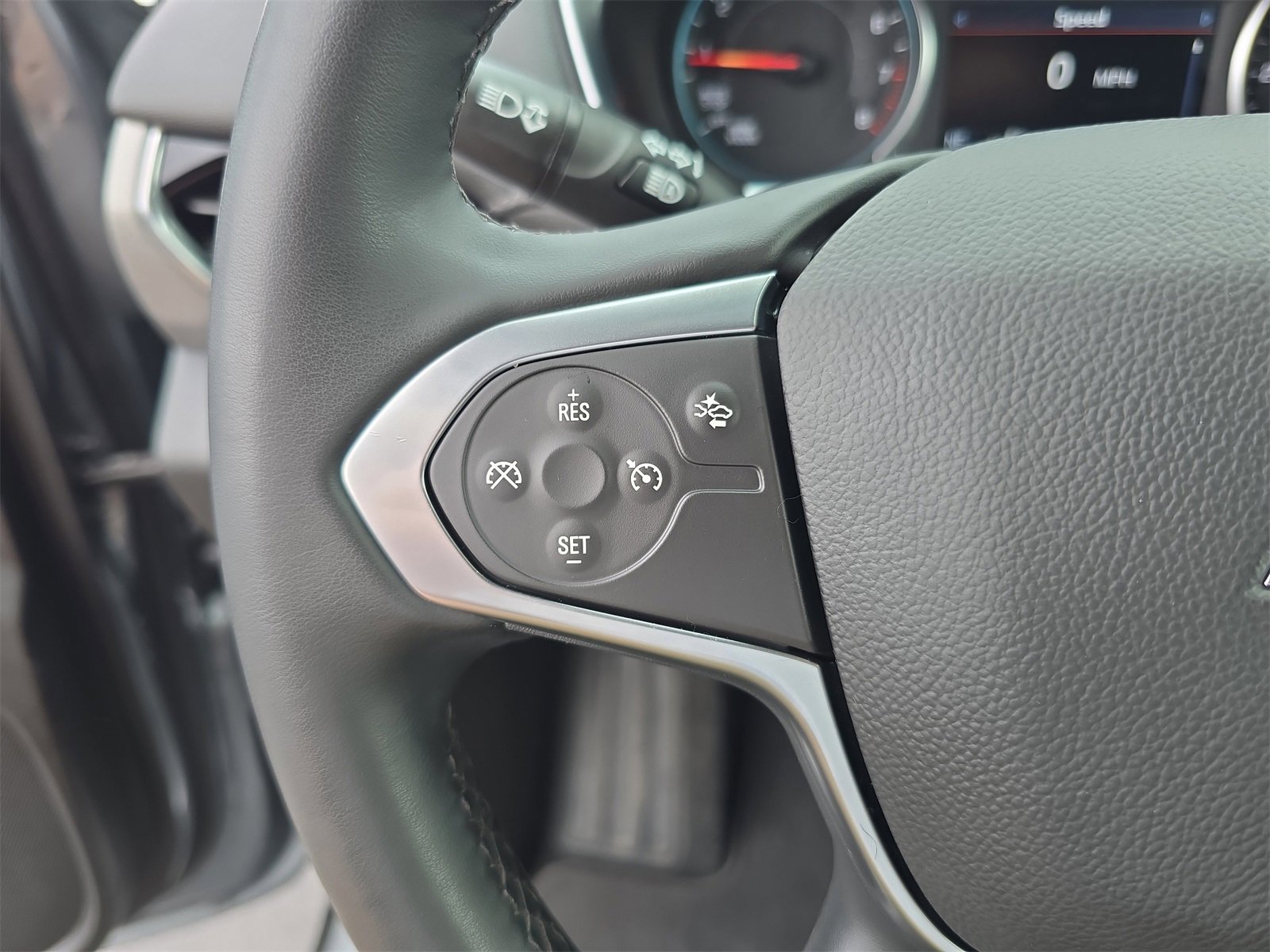 Used 2023 Chevrolet Traverse LT w/ Rear Camera Mirror Package image 23