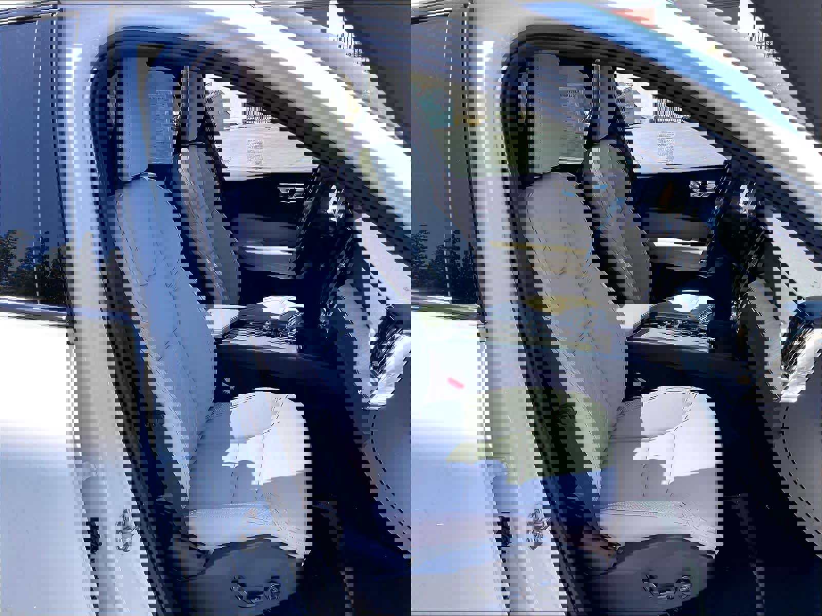 New 2026 Volvo XC60 T8 Plus w/ Protection Package Premier AWD/4WD image 30