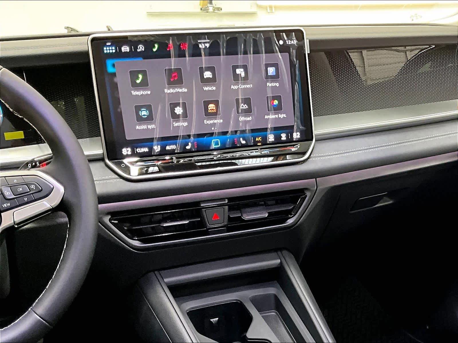 New 2026 Volkswagen Tiguan SE AWD/4WD image 9