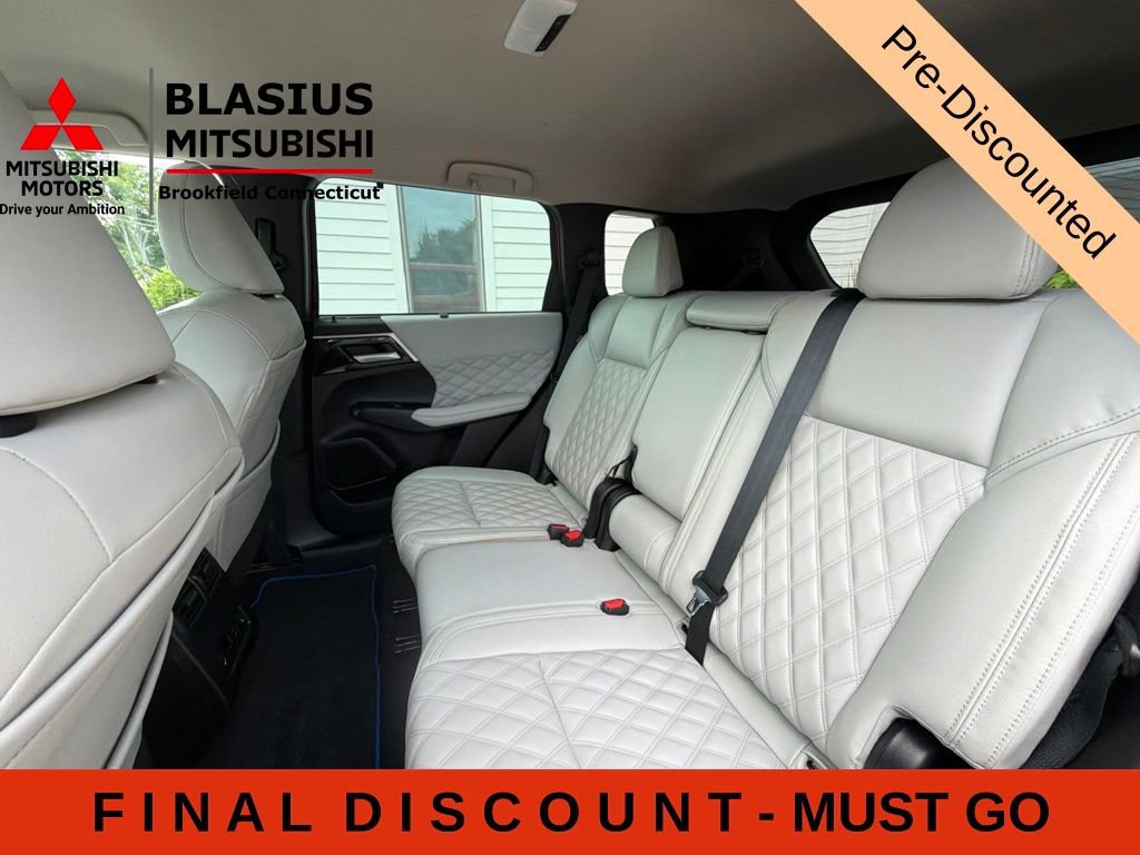 Used 2023 Mitsubishi Outlander SEL AWD/4WD image 49