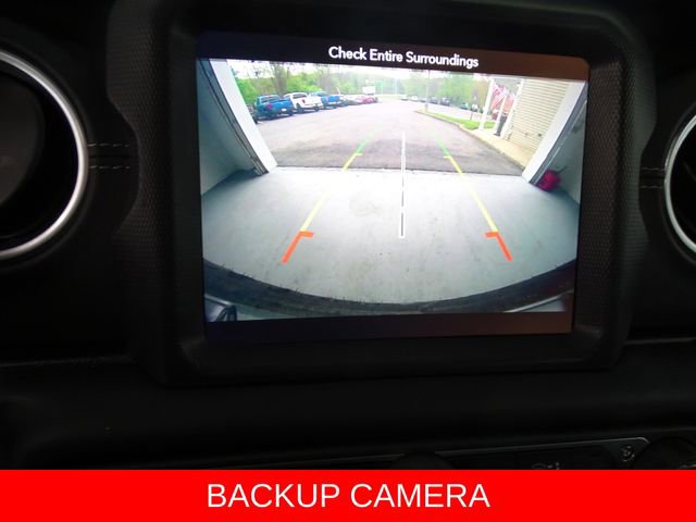 Used 2018 Jeep Wrangler Unlimited Sahara w/ Dual Top Group AWD/4WD image 15