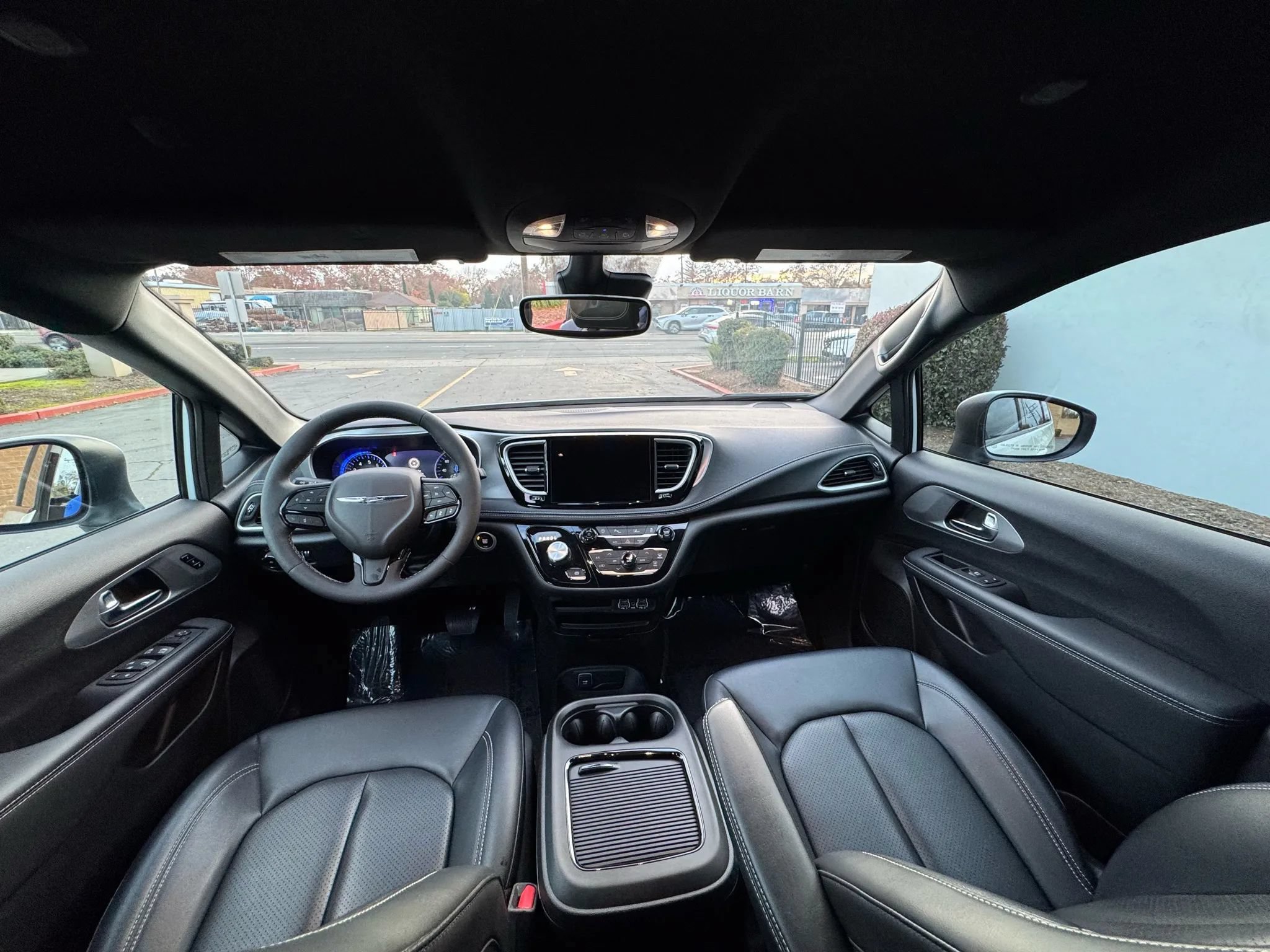 Used 2023 Chrysler Pacifica Touring-L w/ S Appearance Package FWD image 19