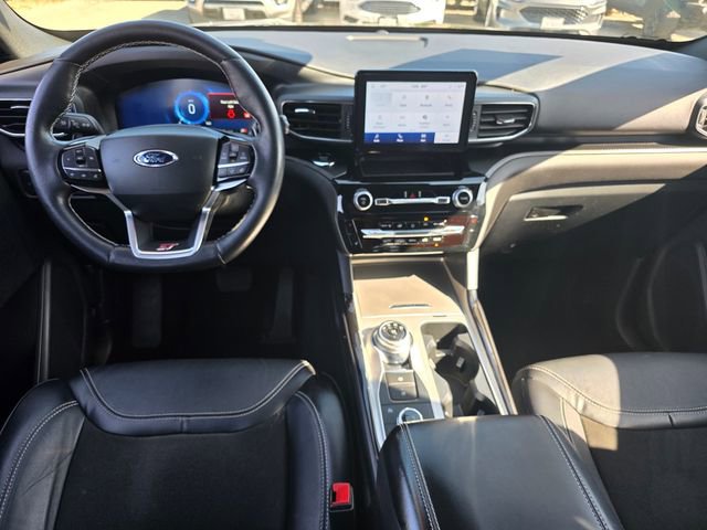 Used 2022 Ford Explorer ST w/ ST Street Pack image 10