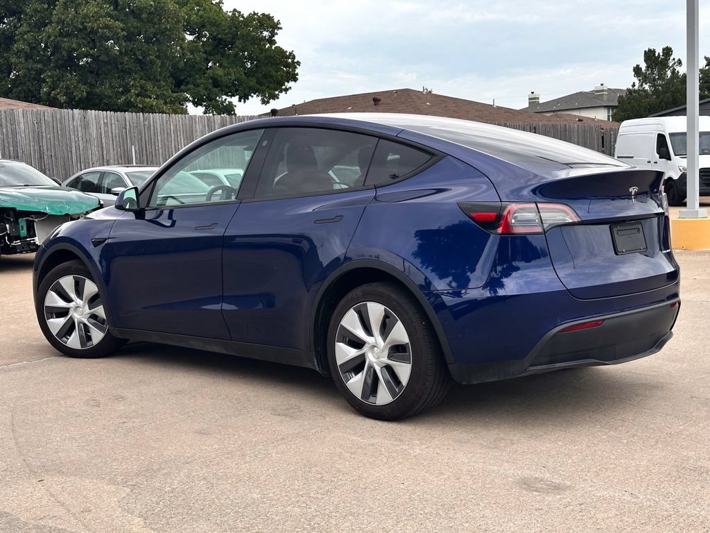 Used 2022 Tesla Model Y Long Range AWD/4WD image 3