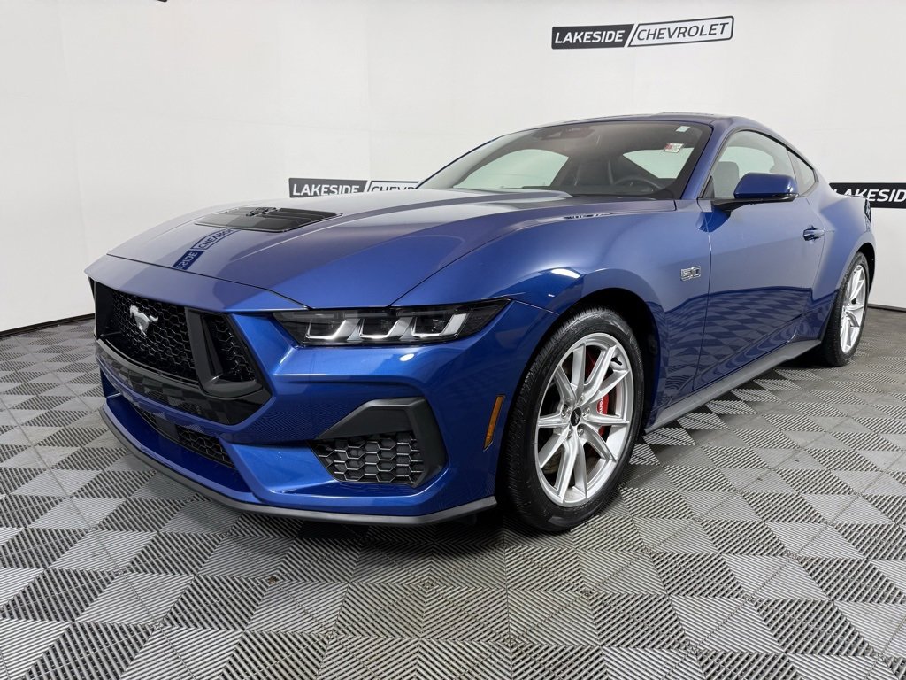 Used 2024 Ford Mustang GT Premium image 2