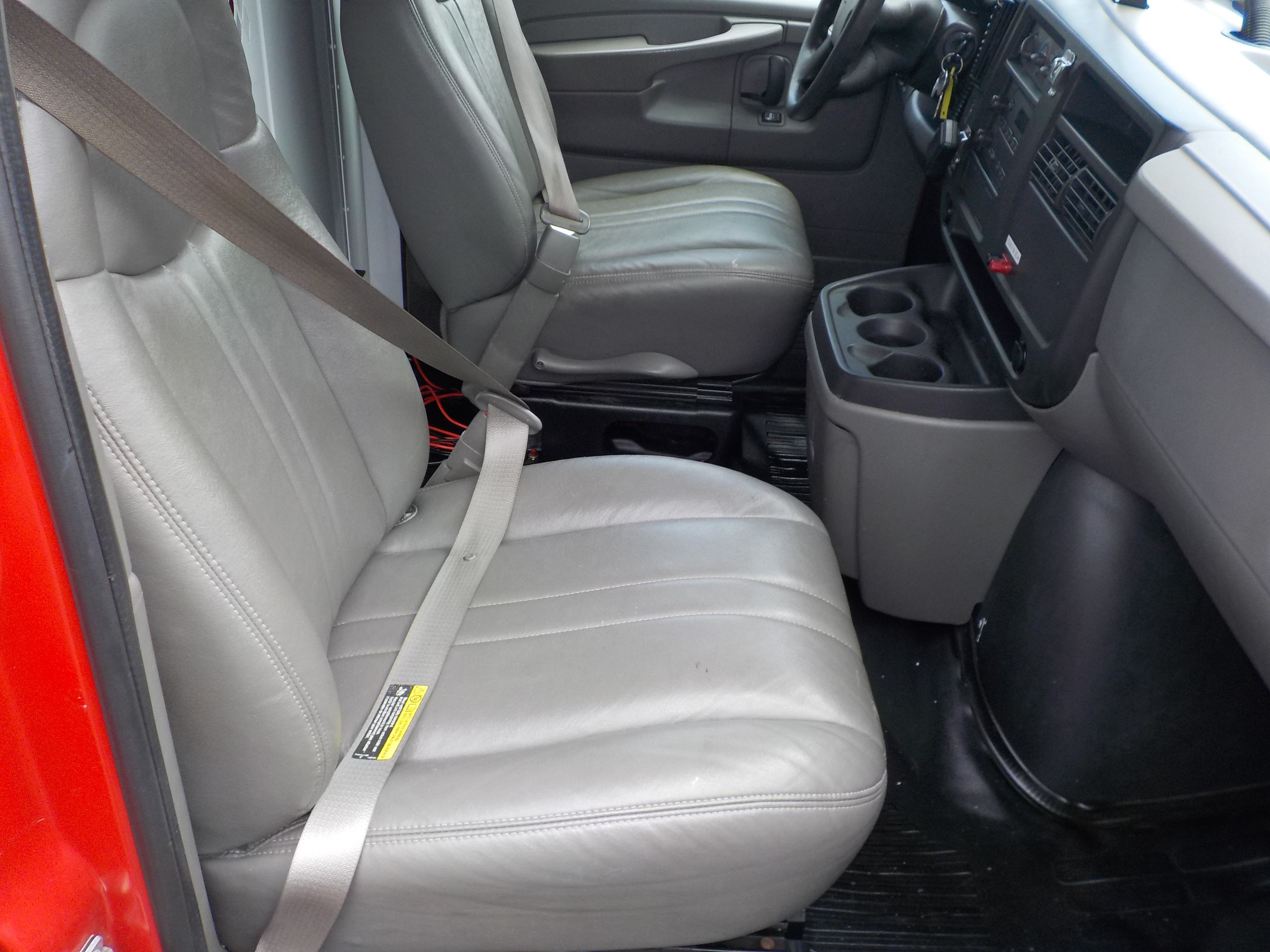 Used 2005 Chevrolet Express 3500 Extended RWD image 26