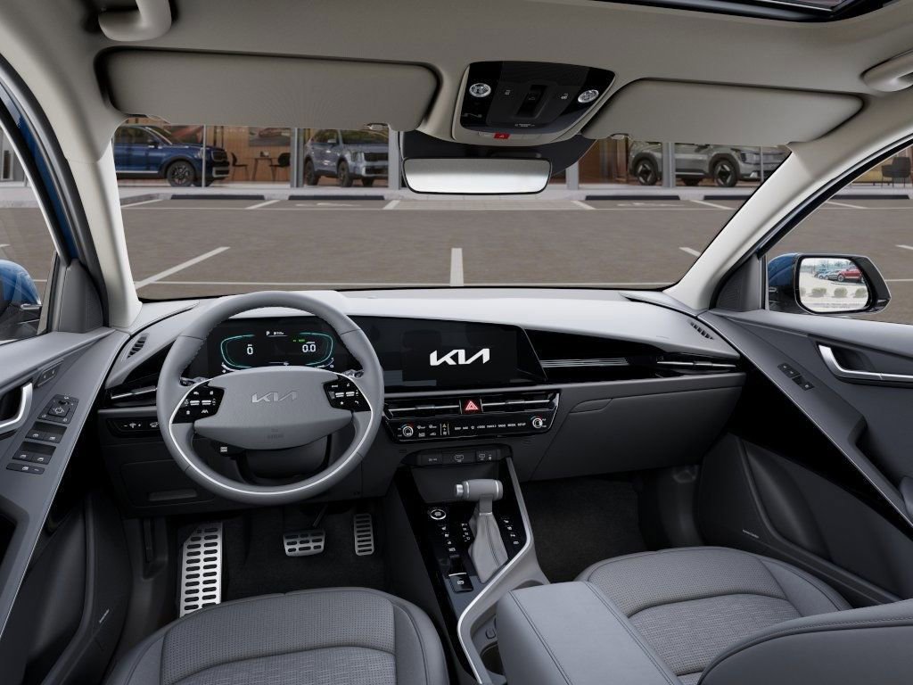 New 2025 Kia Niro SX Touring image 14