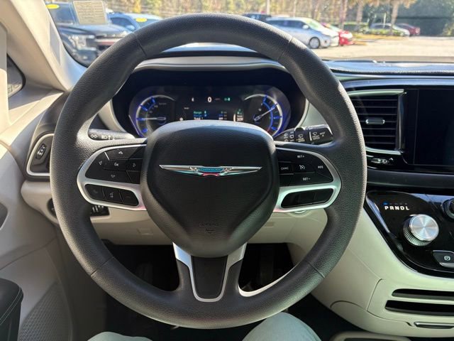 Used 2018 Chrysler Pacifica Touring Plus image 16