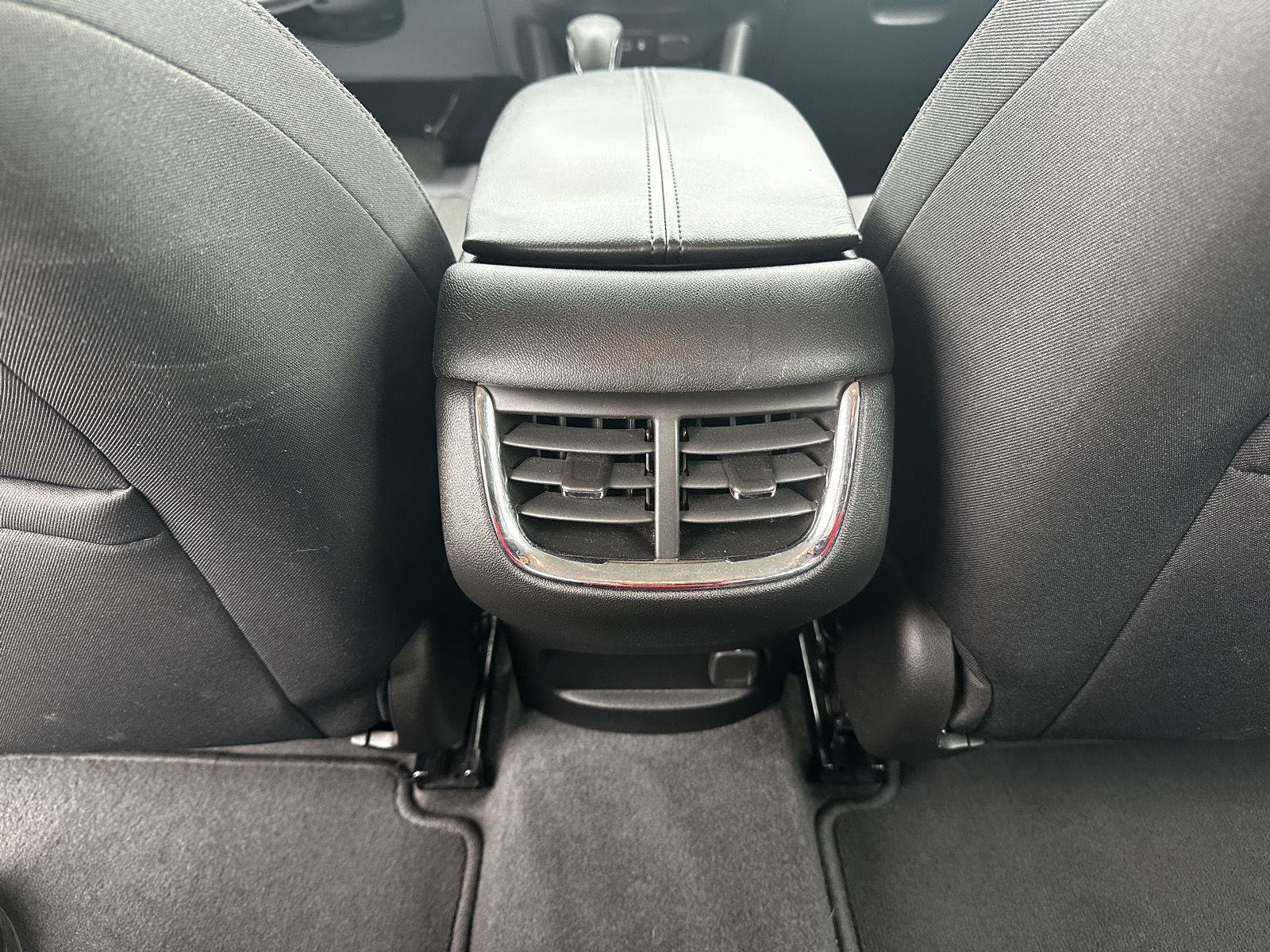 Used 2021 Chevrolet Malibu LT FWD image 21