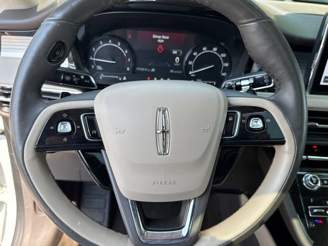 Used 2020 Lincoln Corsair AWD w/ Premium Package image 11